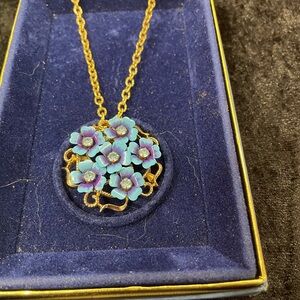 Vintage Avon Floral Gold and Blue pendant/brooch Necklace